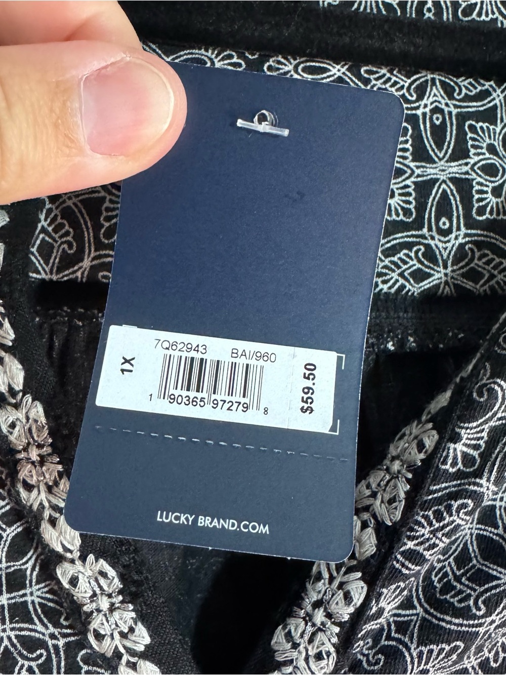 Lucky Brand NWT 1X Black White Boho Embroidered Peasant Top Plus - Picture 4 of 7